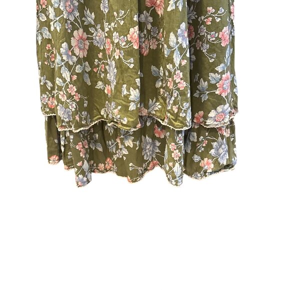 Sleeveless Floral Print Tiered Green Dress With Crochet Neckline Accent - Picture 3 of 8